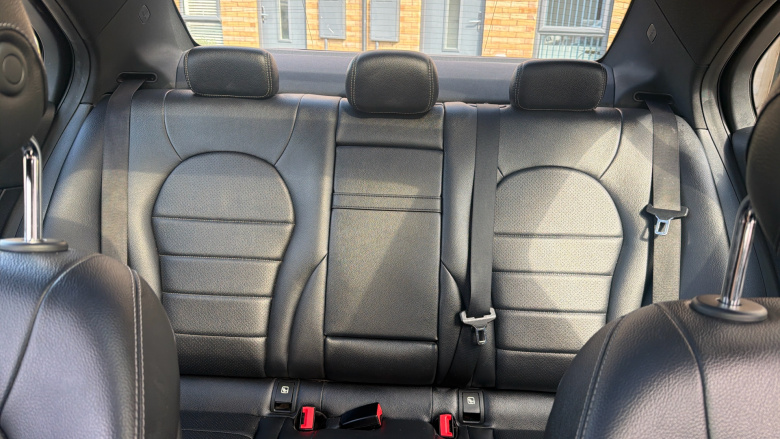 Mercedes-Benz C-Class C250d AMG Line Premium 4dr 9G-Tronic Diesel Saloon